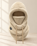 Cagoule douce avec cache-visage amovible — photographie studio